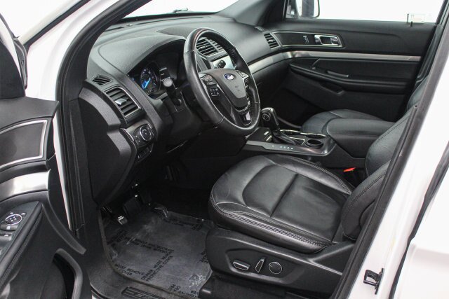 Certified 2018 Ford Explorer XLT w/ Equipment Group 202A FWD image 9