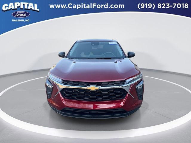 Used 2025 Chevrolet Trax LS image 9