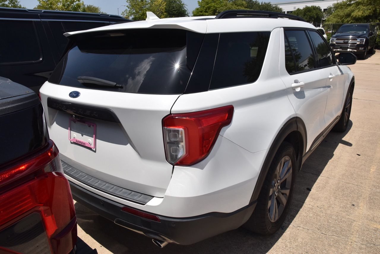 Certified 2021 Ford Explorer XLT w/ Equipment Group 202A RWD image 5