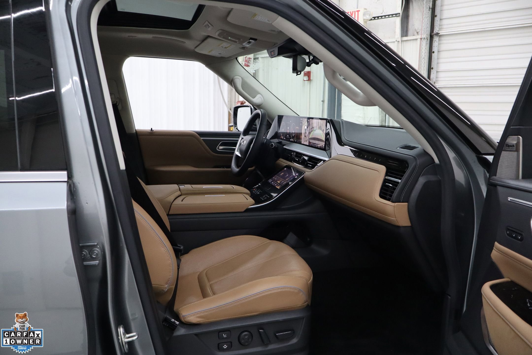 Used 2025 INFINITI QX80 Sensory image 33