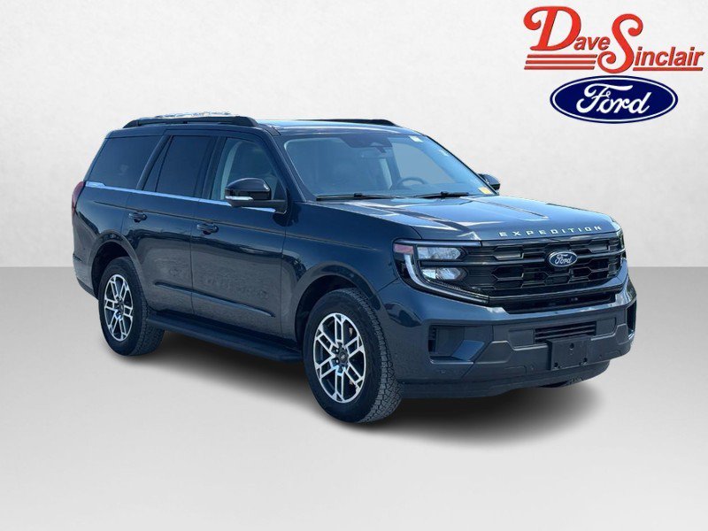 Certified 2025 Ford Expedition Active AWD/4WD image 4