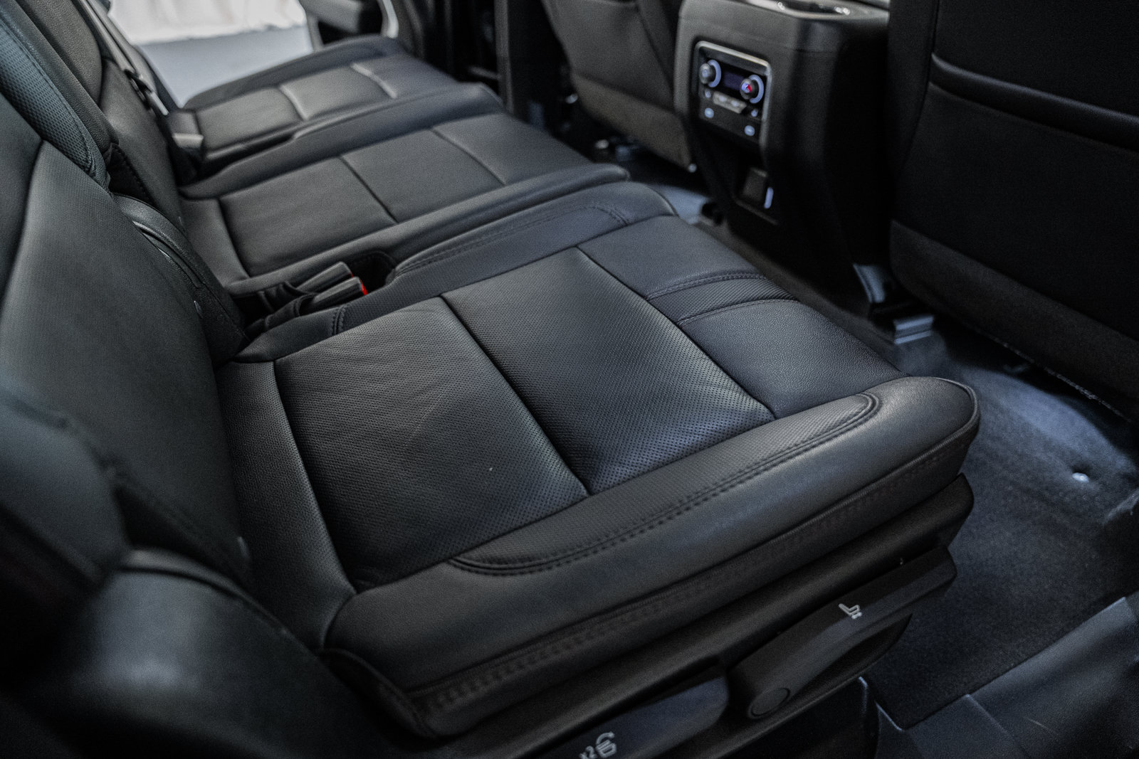 Used 2023 Chevrolet Tahoe RST w/ Luxury Package AWD/4WD image 35