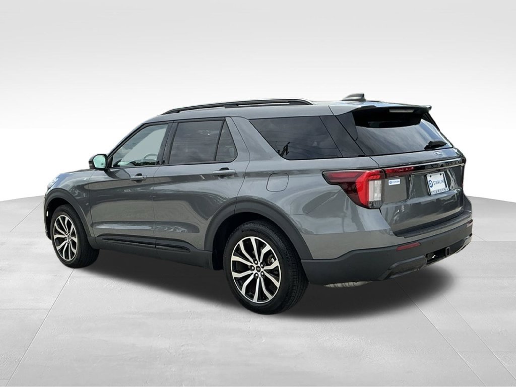 Certified 2025 Ford Explorer ST-Line w/ Premium Package RWD image 4