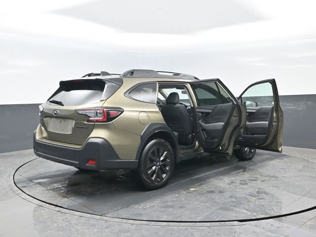 Used 2025 Subaru Outback Onyx Edition AWD/4WD image 27