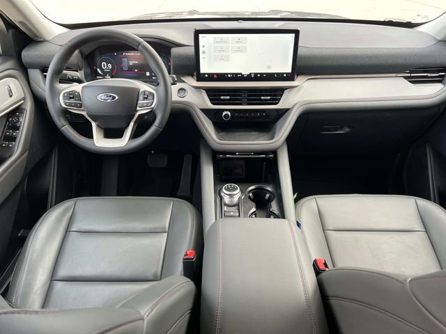 Certified 2025 Ford Explorer Active w/ Active Comfort Package AWD/4WD image 16