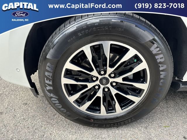 Certified 2025 Ford Expedition Max Platinum image 12