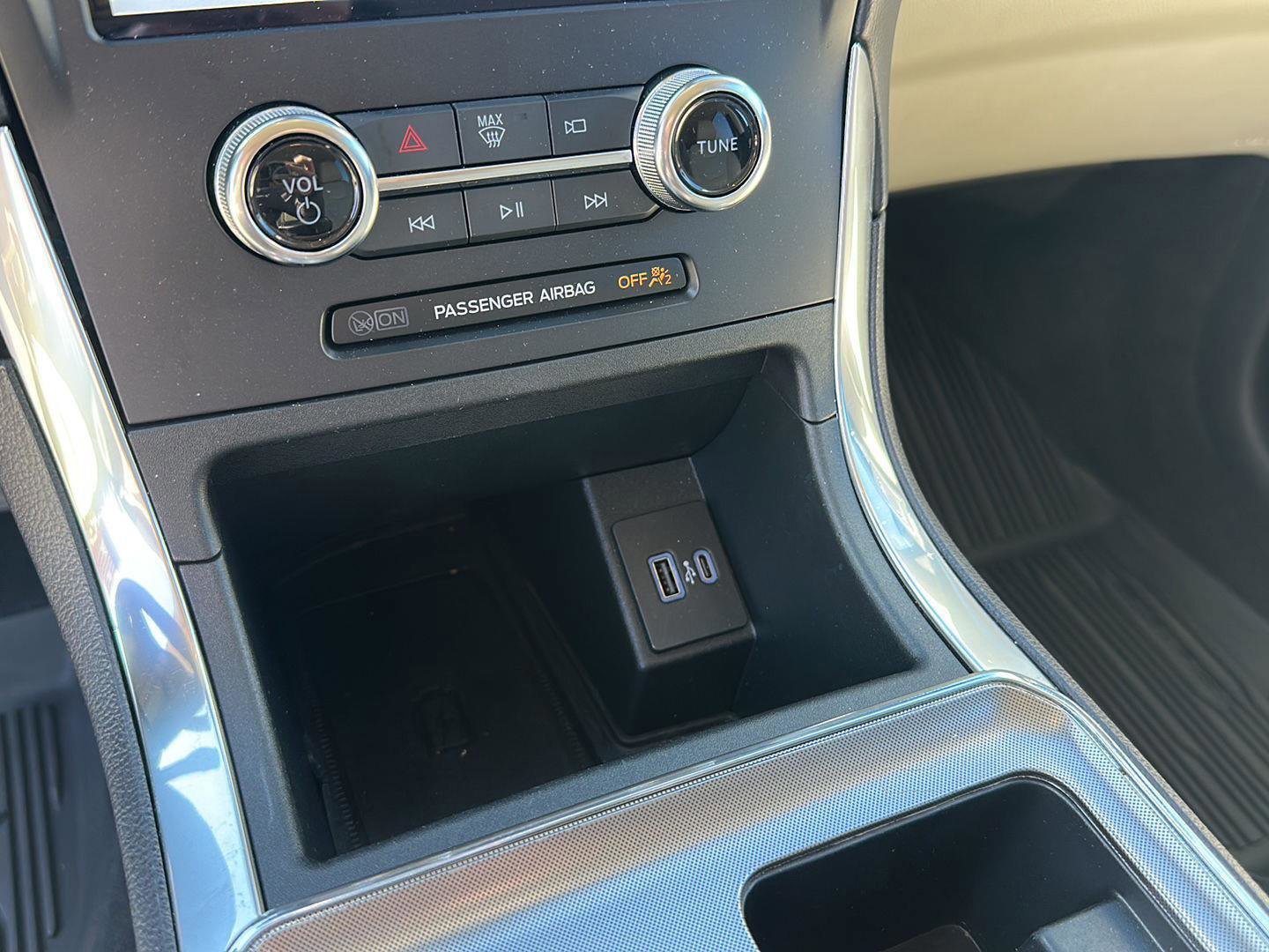 Certified 2024 Ford Edge Titanium w/ Equipment Group 301A image 18