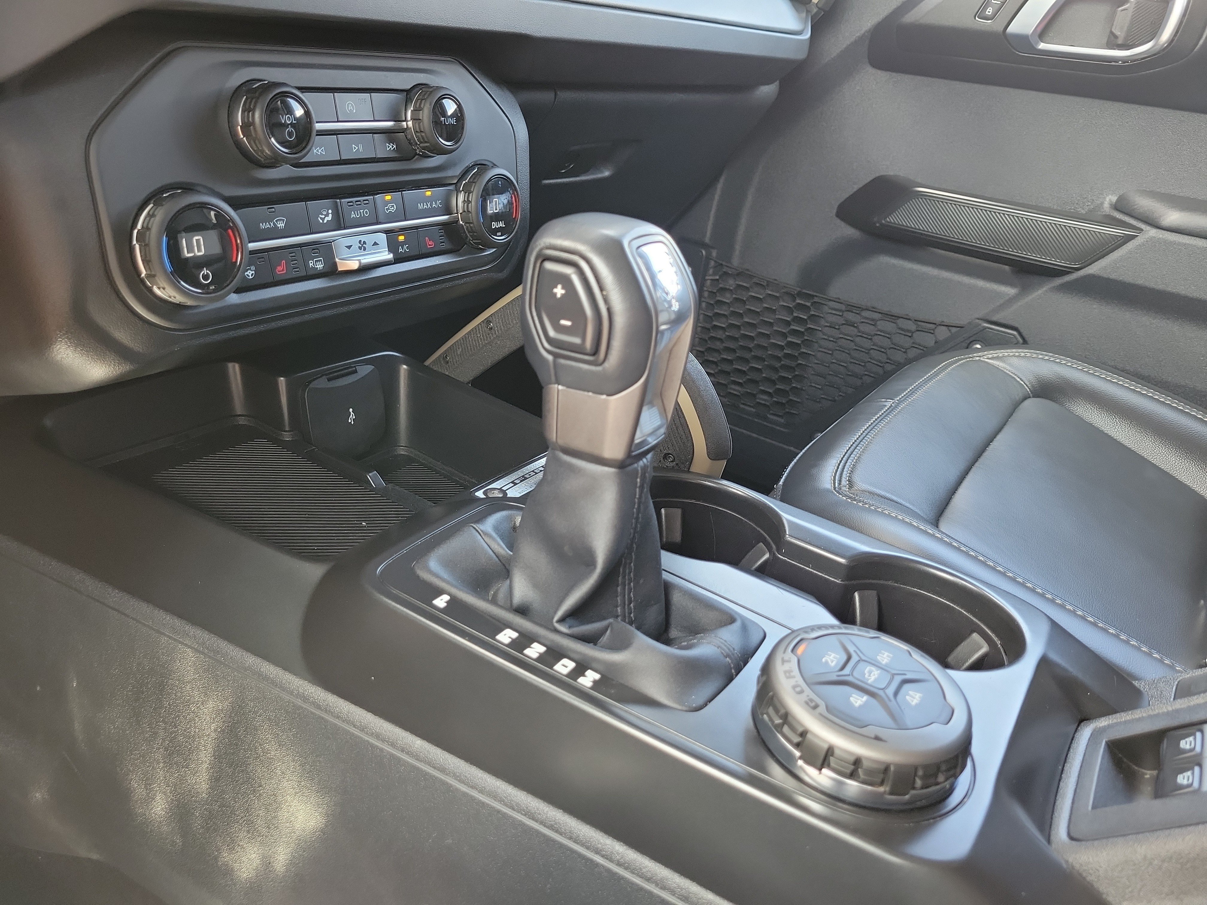 Certified 2025 Ford Bronco Badlands AWD/4WD image 27