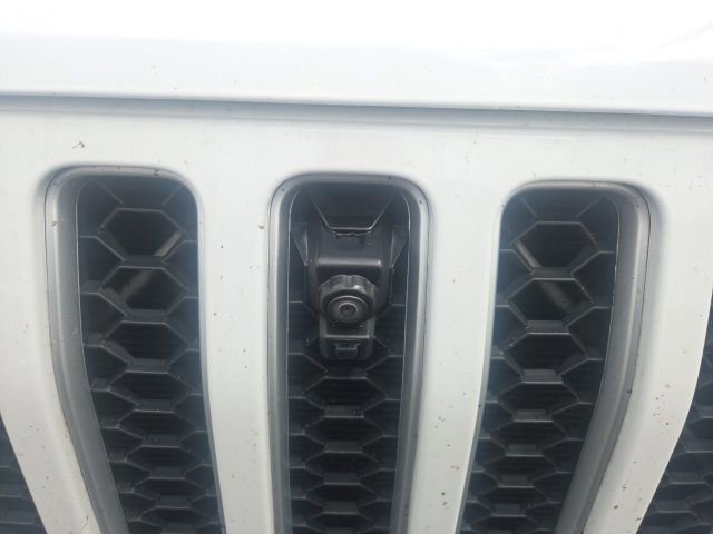 Used 2022 Jeep Gladiator Overland w/ LED Lighting Group AWD/4WD image 4