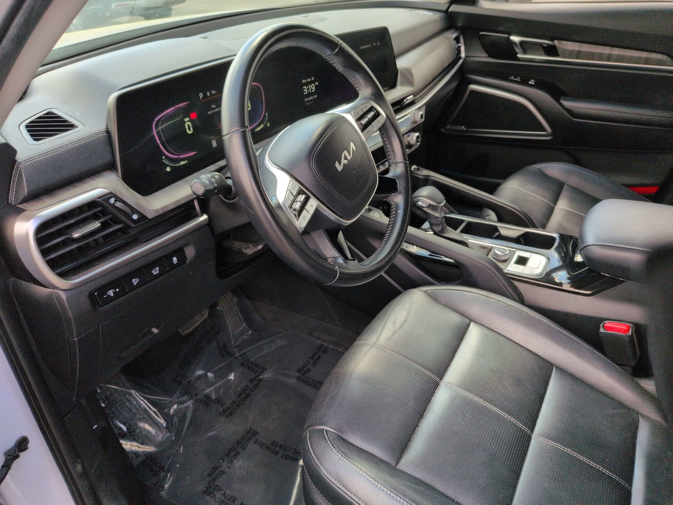 Used 2024 Kia Telluride EX w/ EX Captain's Chair Package FWD image 17