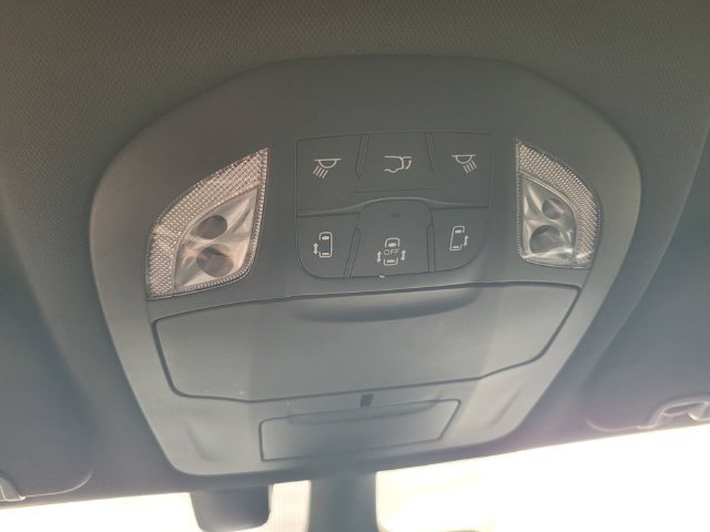 Used 2020 Chrysler Pacifica Touring-L w/ Advanced Safetytec Group FWD image 21
