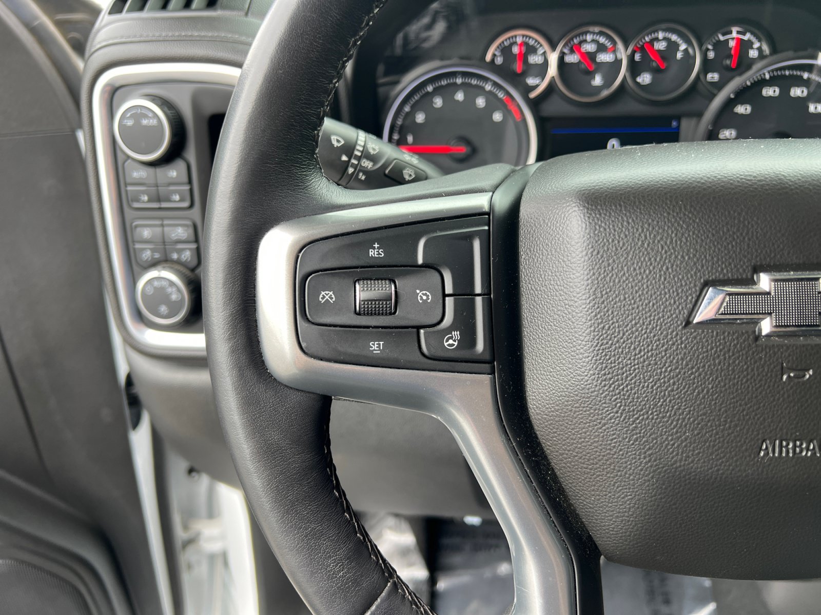 Used 2022 Chevrolet Silverado 1500 LT Trail Boss AWD/4WD image 15