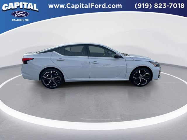 Used 2024 Nissan Altima 2.5 SR image 9