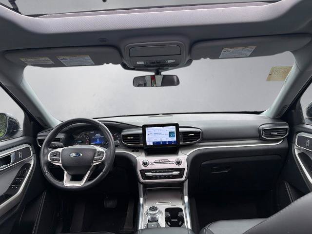 Certified 2023 Ford Explorer XLT w/ Equipment Group 202A AWD/4WD image 3