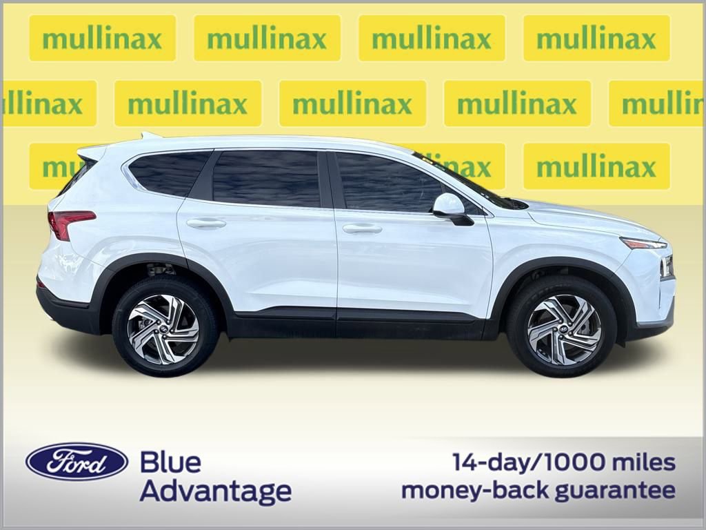 Used 2023 Hyundai Santa Fe SE image 2