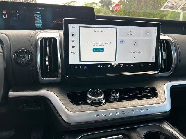 Certified 2025 Ford Expedition Platinum w/ Driver's Package image 31