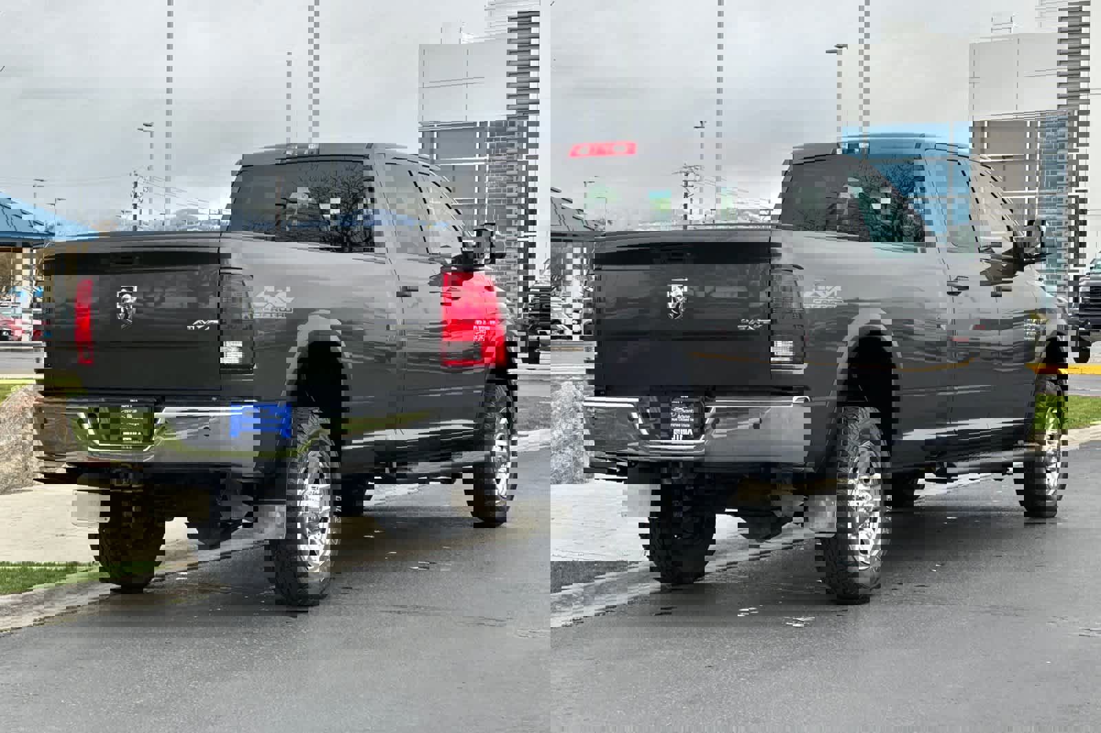 Used 2018 RAM 2500 Tradesman w/ Chrome Appearance Group image 5