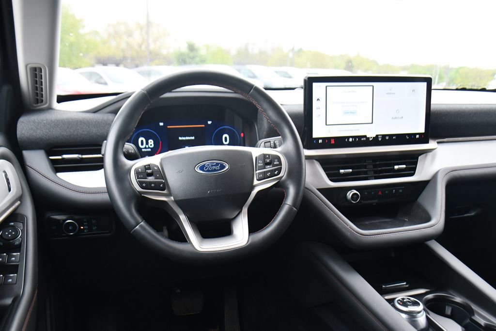 Certified 2025 Ford Explorer Active w/ Active Comfort Package AWD/4WD image 11