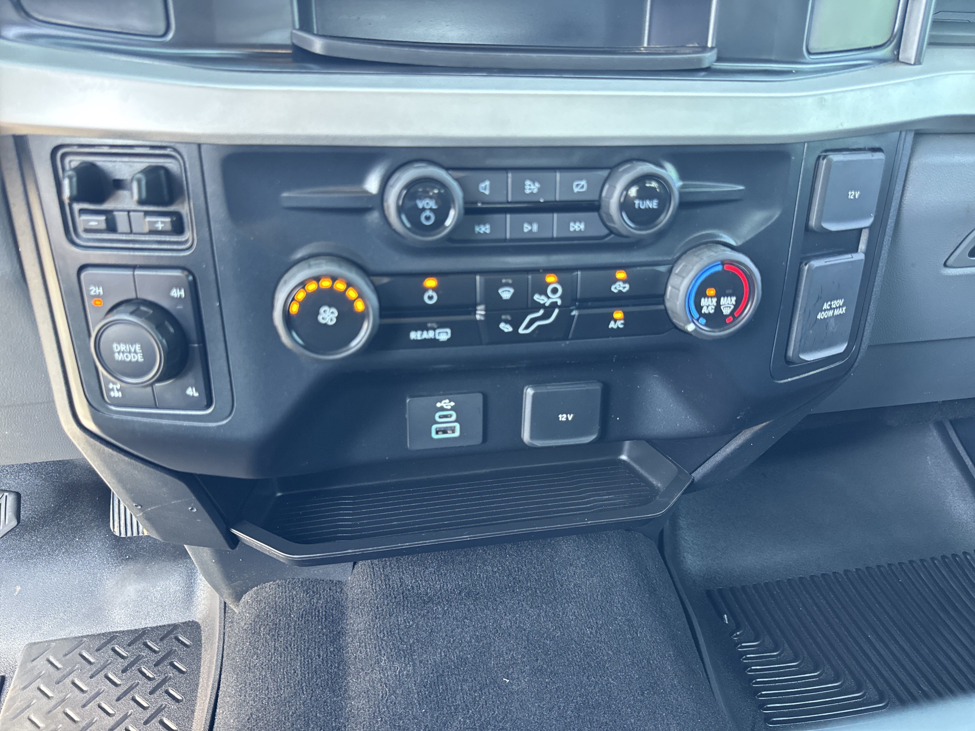 Certified 2024 Ford F250 XL w/ STX Appearance Package AWD/4WD image 28
