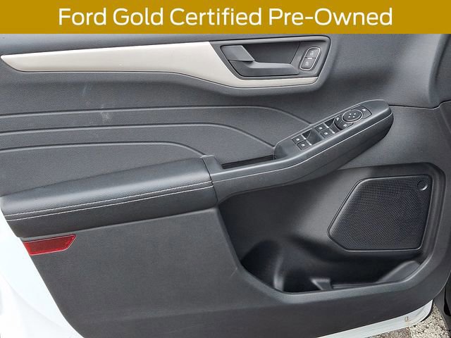Certified 2022 Ford Escape SE w/ SE Sport Appearance Package image 15