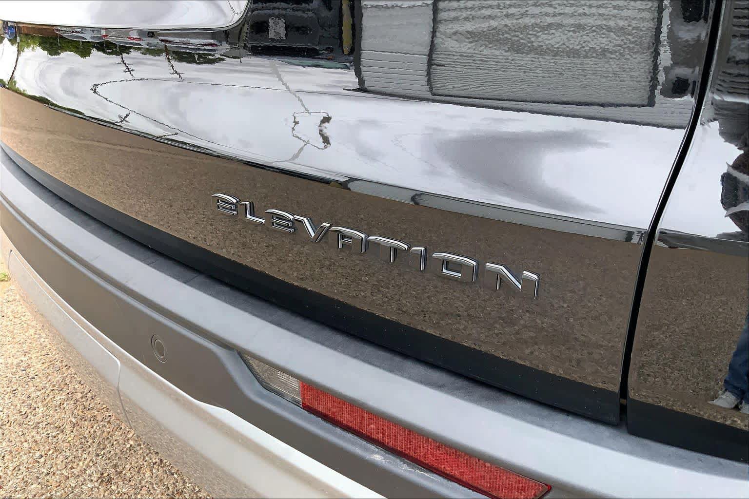Used 2025 GMC Acadia Elevation FWD image 10