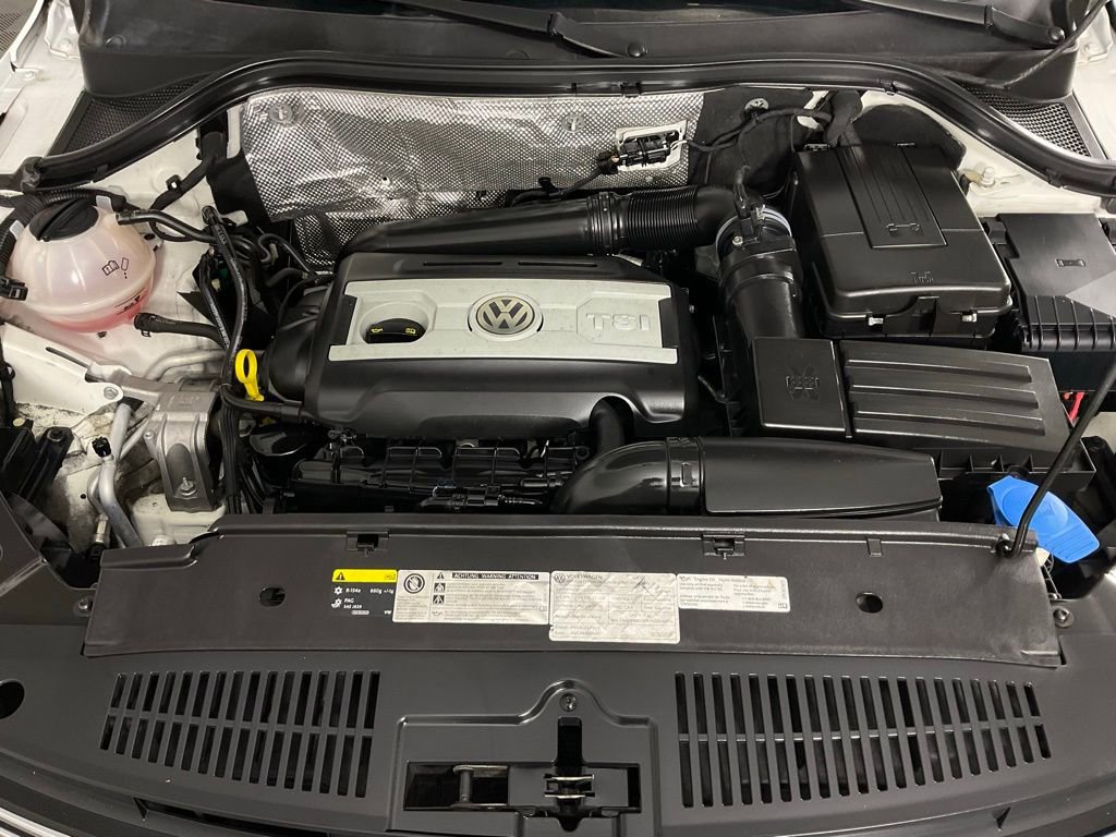 Used 2017 Volkswagen Tiguan S image 9