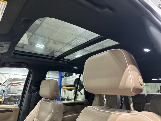 Used 2024 Chevrolet Tahoe Premier w/ Premium Package AWD/4WD image 20