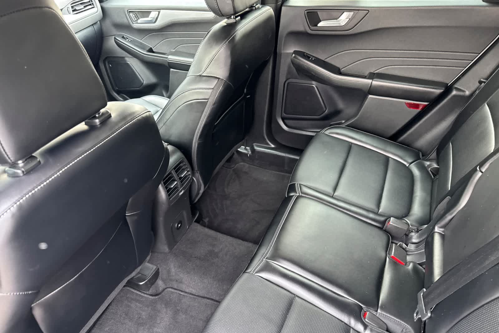 Certified 2025 Ford Escape Platinum AWD/4WD image 4