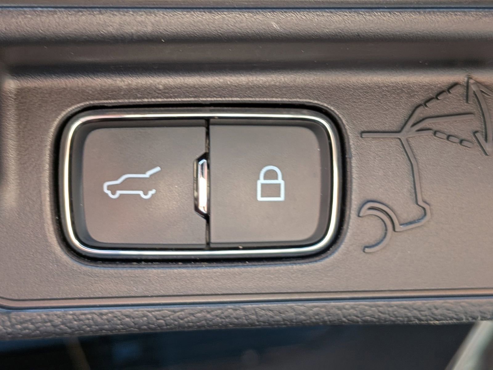 Certified 2023 Ford Explorer ST-Line w/ Class IV Trailer Tow Package image 15