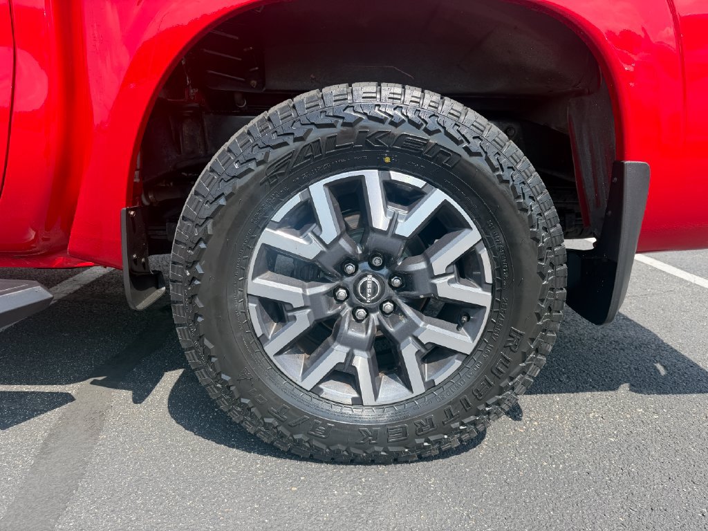 Used 2022 Nissan Frontier SV AWD/4WD image 10