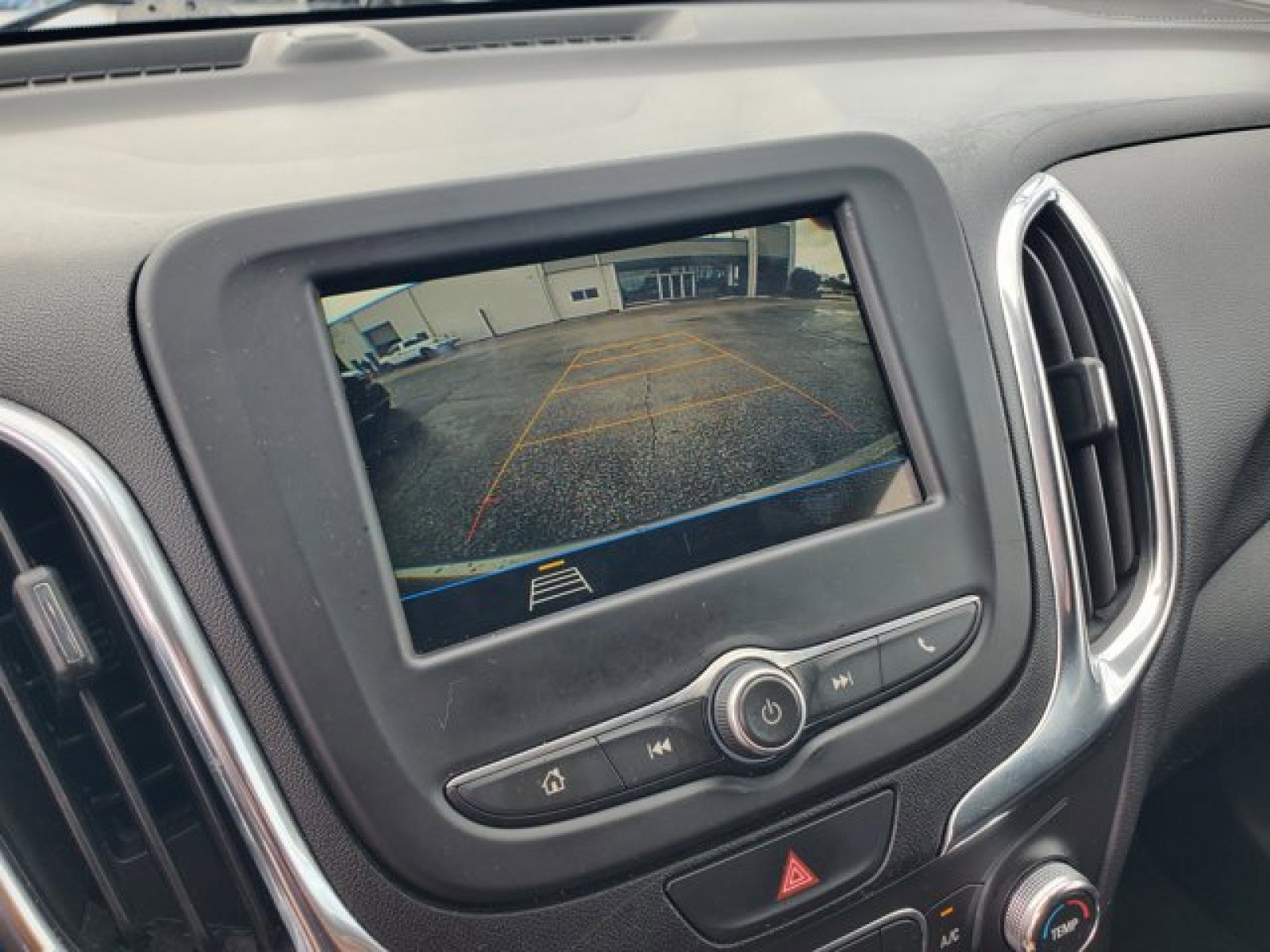 Used 2019 Chevrolet Equinox LT image 22