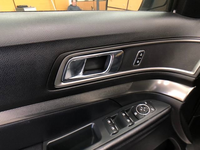 Certified 2018 Ford Explorer XLT w/ Equipment Group 201A image 12