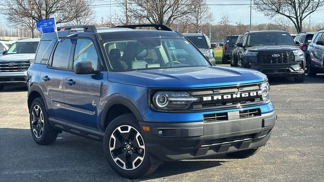Certified 2024 Ford Bronco Sport Outer Banks w/ Tech Package AWD/4WD image 2