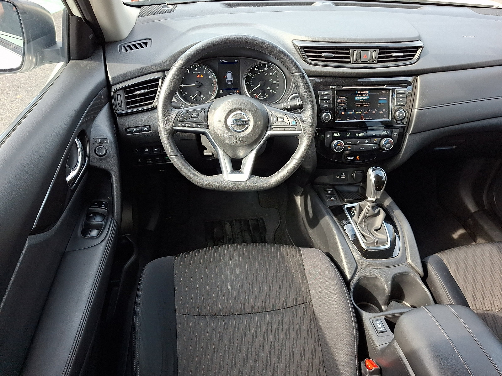 Used 2019 Nissan Rogue SV w/ Premium Package AWD/4WD image 12