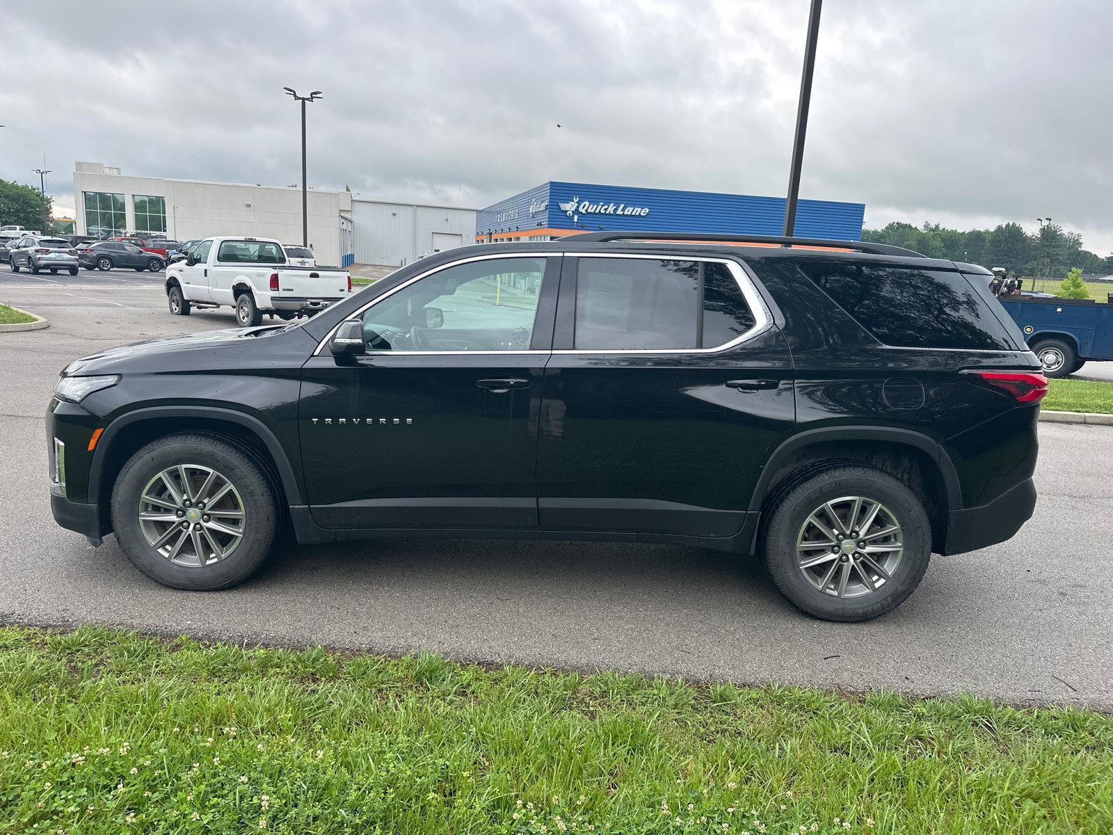 Used 2023 Chevrolet Traverse LT AWD/4WD image 9