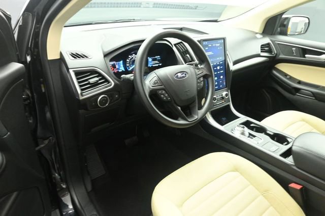 Certified 2024 Ford Edge SE w/ Black Appearance Package AWD/4WD image 9