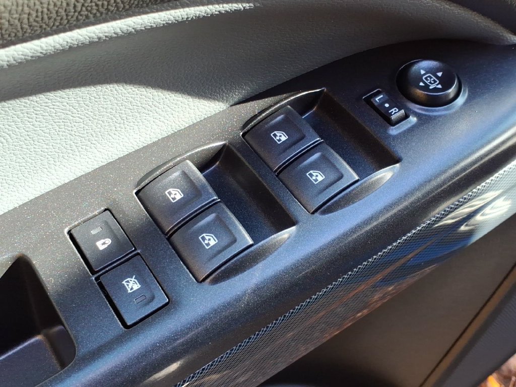 Used 2020 Chevrolet Colorado Z71 AWD/4WD image 19