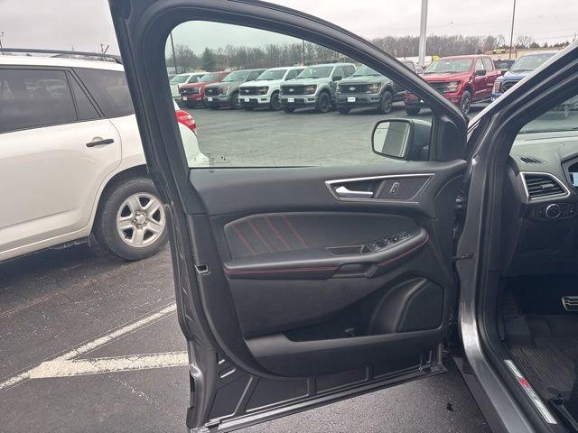 Certified 2024 Ford Edge ST-Line image 12