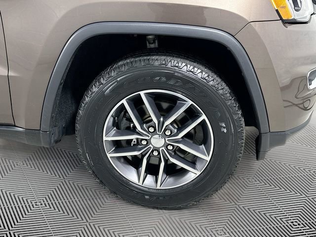 Used 2017 Jeep Grand Cherokee Limited image 26