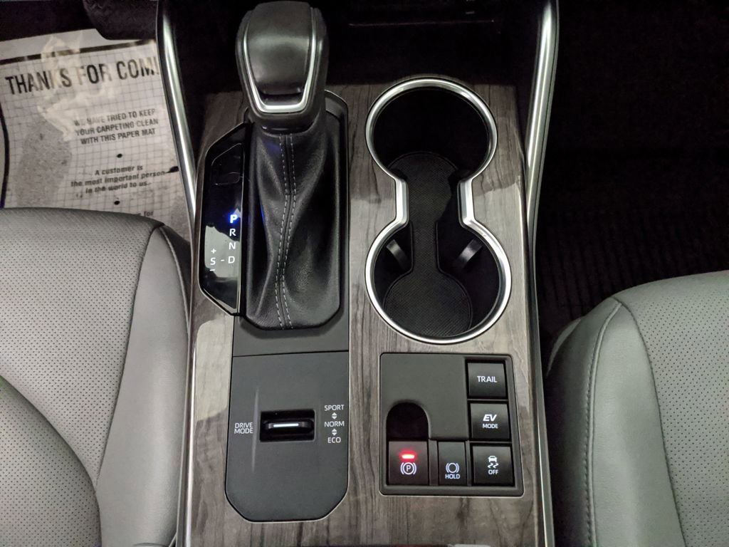 Used 2023 Toyota Highlander Limited image 15