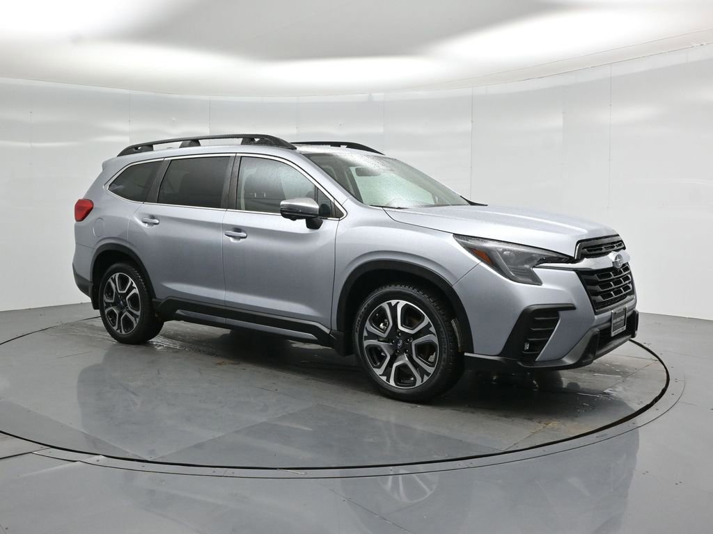 Used 2023 Subaru Ascent Limited w/ Technology Package image 3