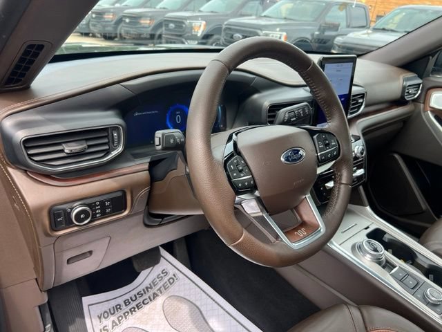 Certified 2023 Ford Explorer King Ranch w/ Technology Package AWD/4WD image 7
