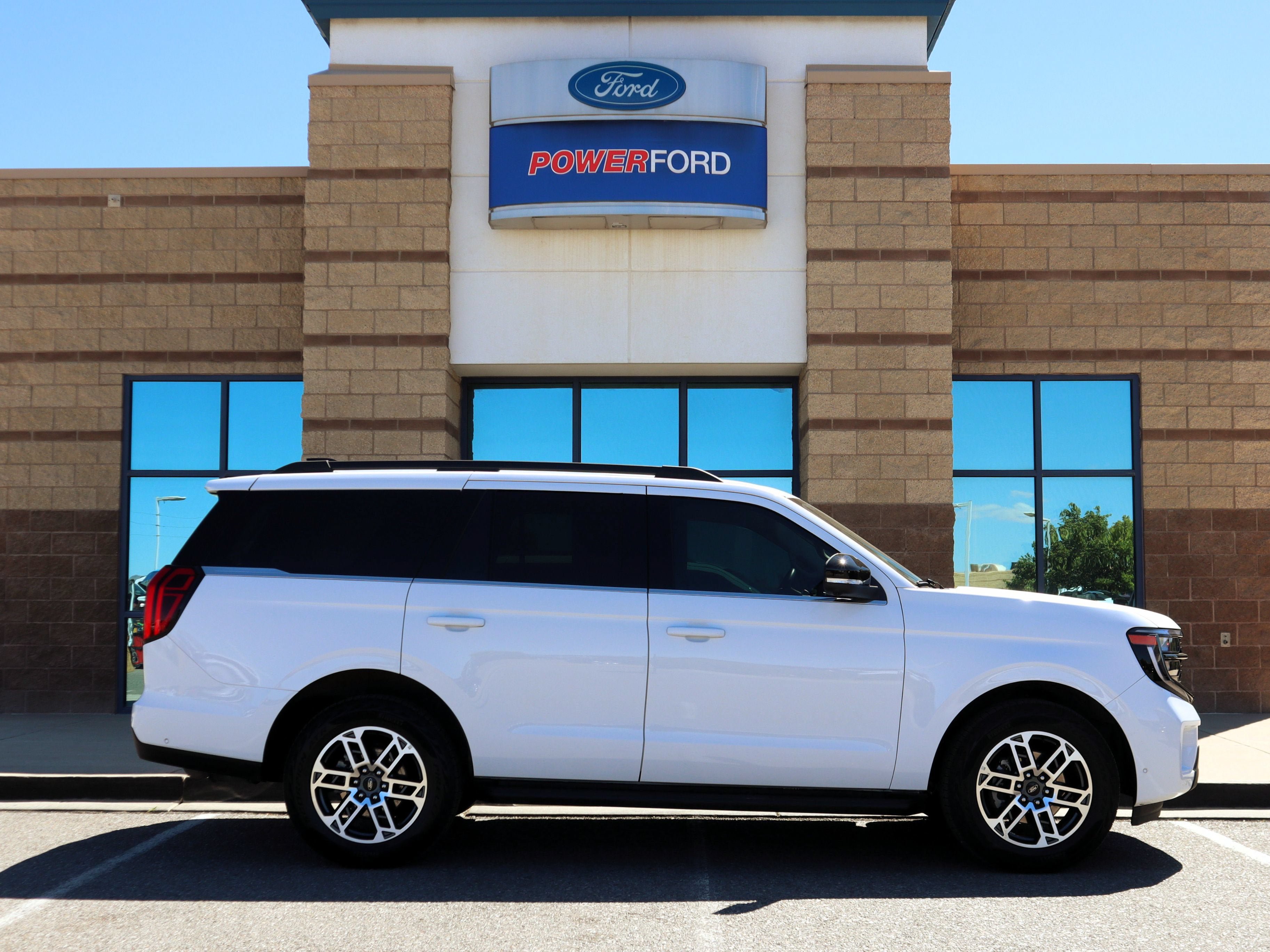 Certified 2025 Ford Expedition Active AWD/4WD image 5
