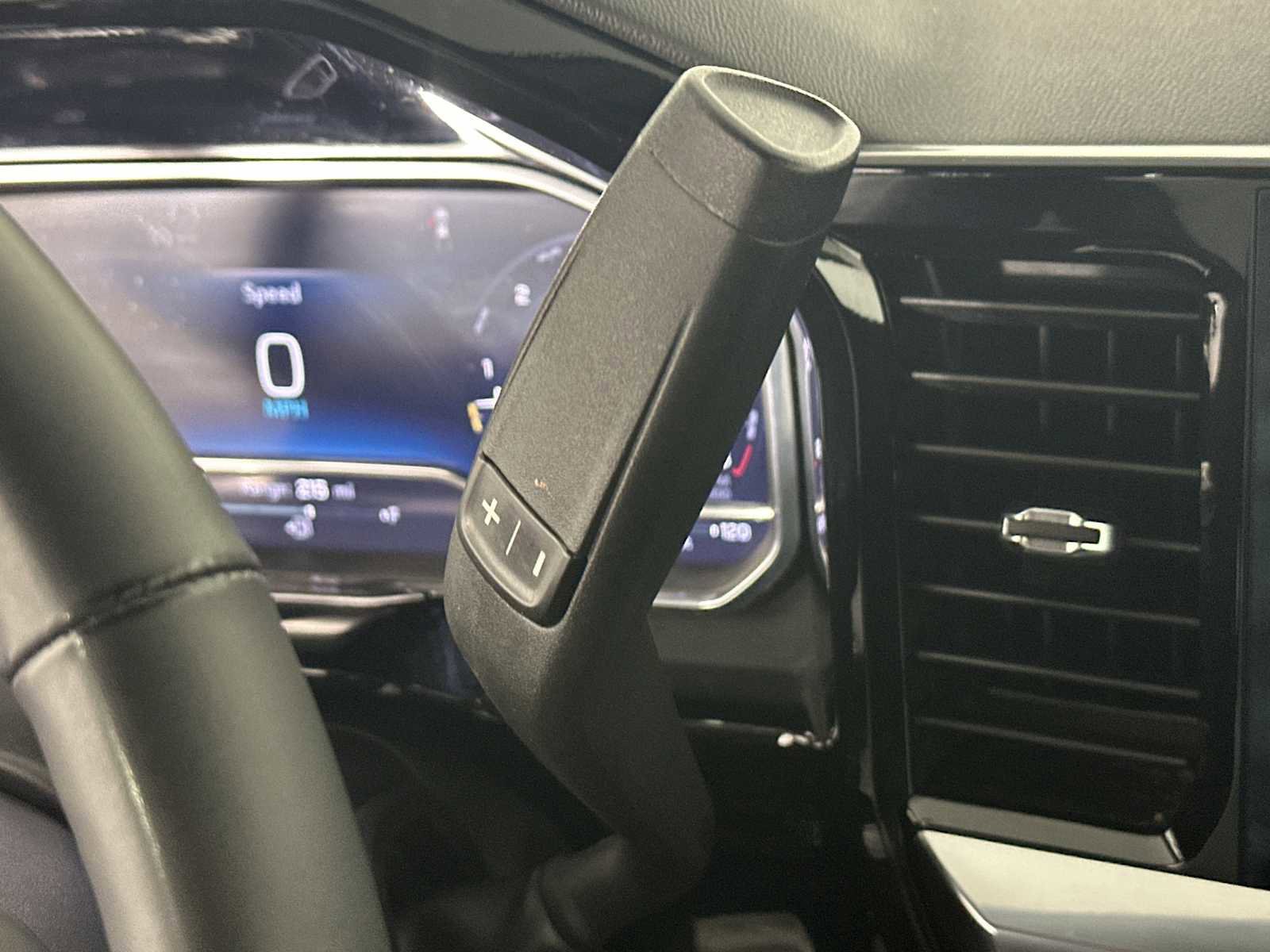 Used 2025 Chevrolet Silverado 1500 LT image 34