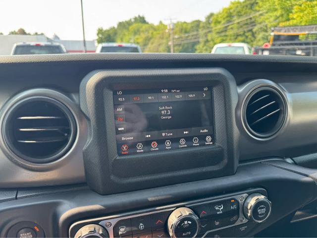 Used 2023 Jeep Gladiator Sport AWD/4WD image 21