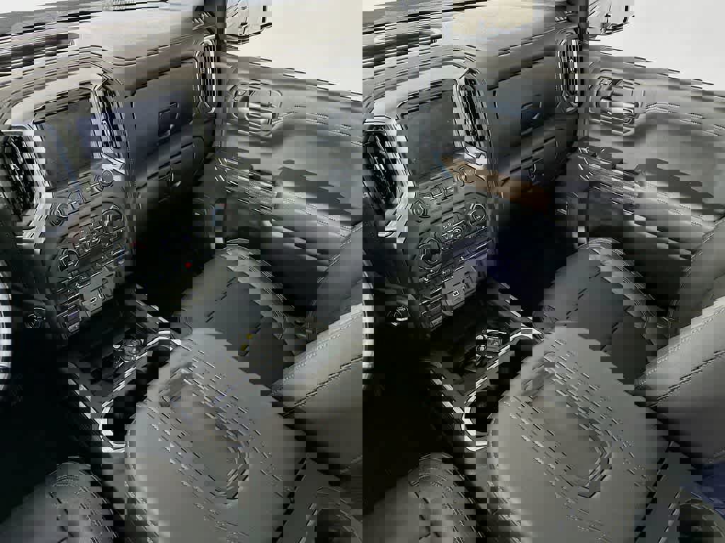 Used 2020 Chevrolet Silverado 1500 LT Trail Boss image 14