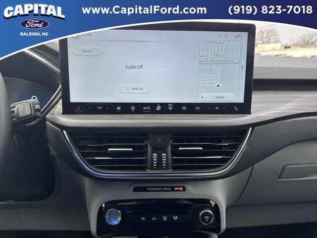 Certified 2025 Ford Escape Platinum w/ Premium Technology Package image 22