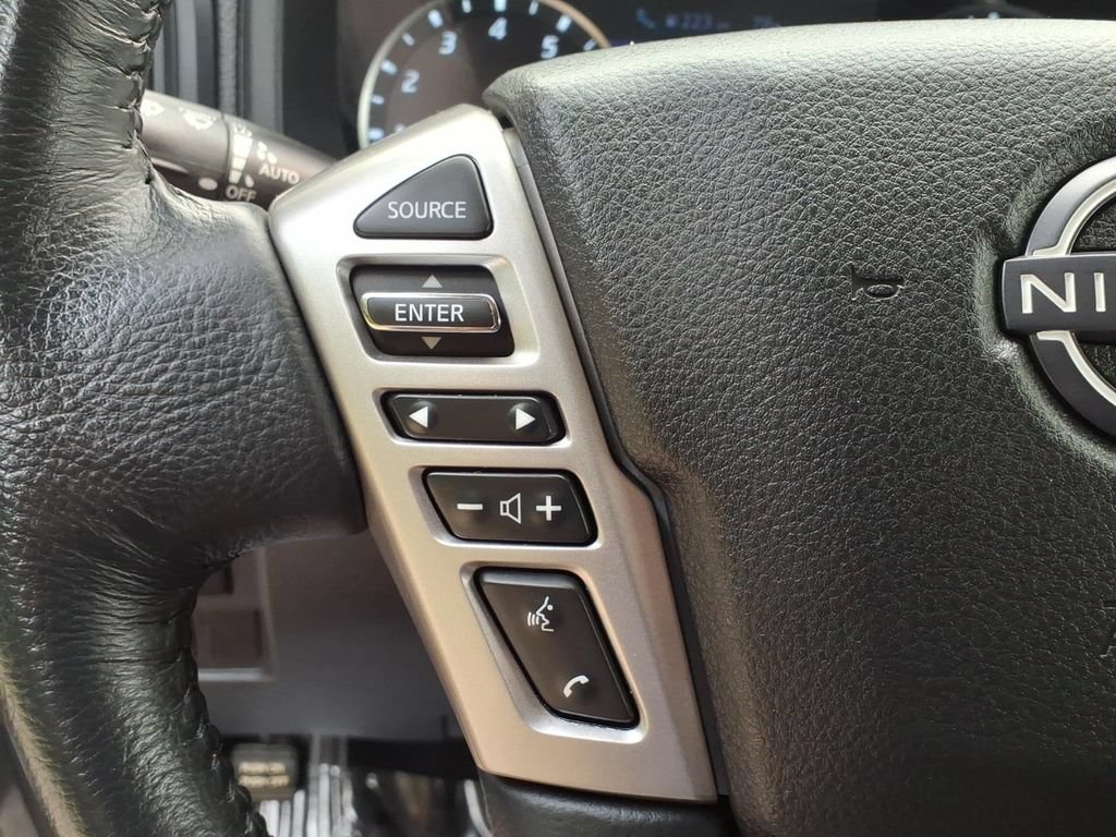 Used 2023 Nissan Titan SV w/ SV Convenience Package AWD/4WD image 29