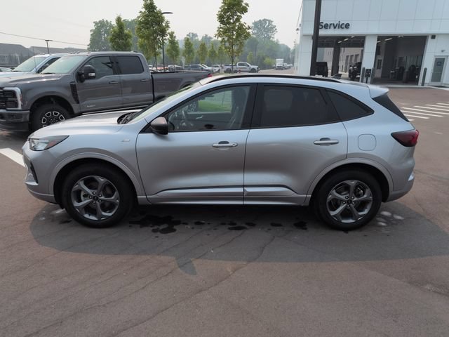 Certified 2024 Ford Escape ST-Line w/ Tech Pack #1 AWD/4WD image 2