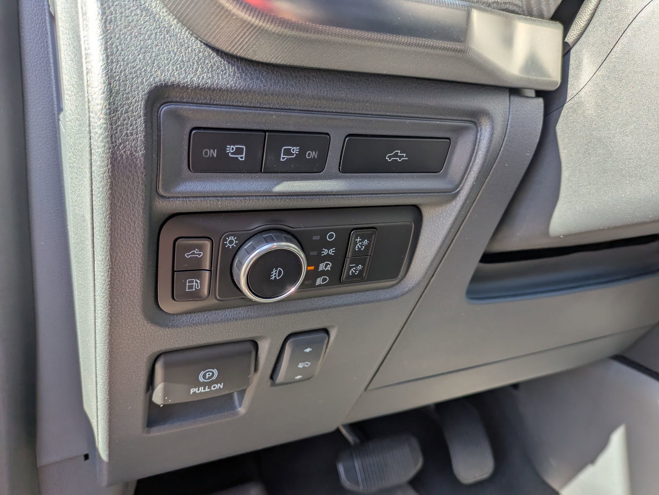 Certified 2023 Ford F150 Platinum w/ Equipment Group 701A High AWD/4WD image 18